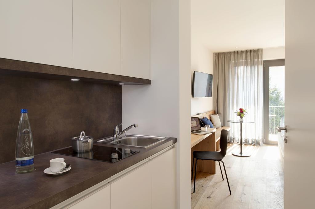 Hotel M120 Unterföhring Quarto foto